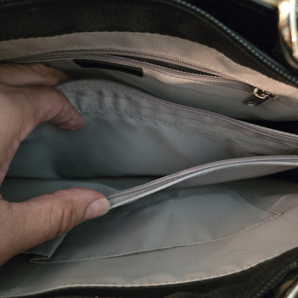 Beijo Glossy Metallic Tote Bag - Picture 5 of 8